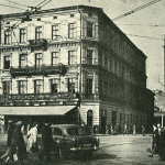 Pierwszy budynek szkoły na ul. Krupniczej zdj. 1958.